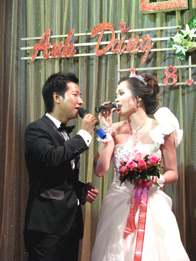 Đám cưới của "sao mai" Lê Anh Dũng tràn ngập âm nhạc - 1