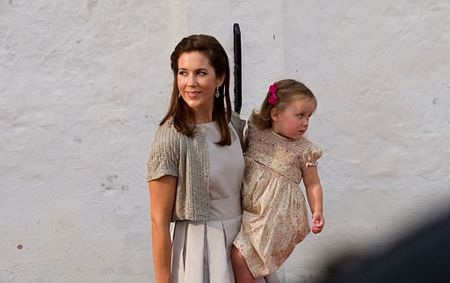 Những thành viên “nhí” trong các hoàng gia thế giới  - 11