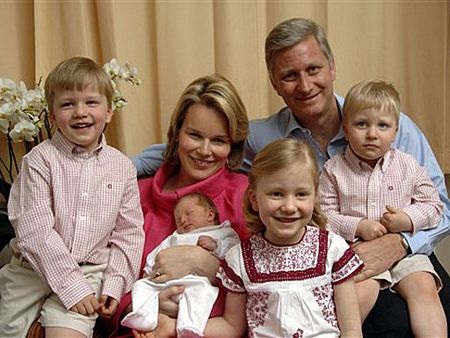 Những thành viên “nhí” trong các hoàng gia thế giới  - 14