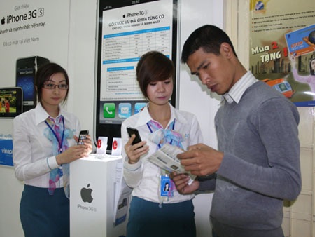 “Hút hàng”, nhà mạng nhập thêm iPhone 3GS - 1 “Hút hàng”, nhà mạng nhập thêm iPhone 3GS - 1