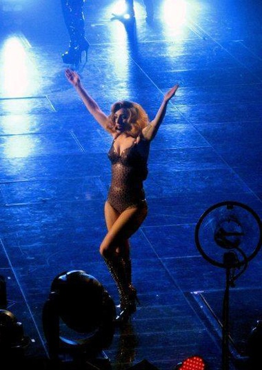 Lady Gaga: Thi thoảng vẫn xài ma túy - 2 Lady Gaga: Thi thoảng vẫn xài ma túy - 2