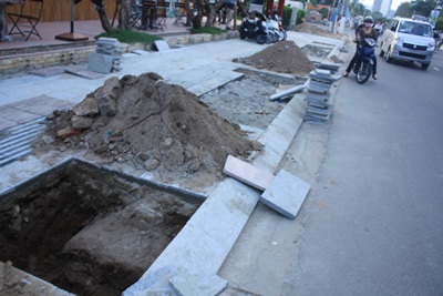 Khổ vì đào xới vỉa hè - 3 Khổ vì đào xới vỉa hè - 3