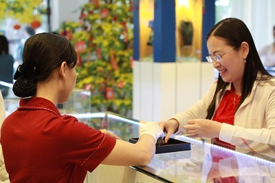 Sacombank-SBJ khai trương cửa hàng thứ 4 tại TPHCM - 2 Sacombank-SBJ khai trương cửa hàng thứ 4 tại TPHCM - 2
