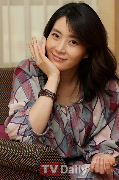 Nữ diễn viên Song Yoon Ah sinh con trai đầu lòng - 2 Nữ diễn viên Song Yoon Ah sinh con trai đầu lòng - 2