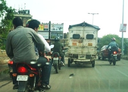 Xử lý vi phạm luật giao thông bằng Facebook - 2 Xử lý vi phạm luật giao thông bằng Facebook - 2