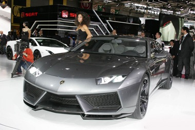 Lamborghini cân nhắc sản xuất xe 4 cửa - 1