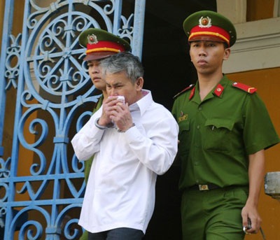 Vụ “ăn đất” tại Hóc Môn: “Lãnh đạo huyện chỉ đạo nên phải kí…” - 1 Vụ “ăn đất” tại Hóc Môn: “Lãnh đạo huyện chỉ đạo nên phải kí…” - 1