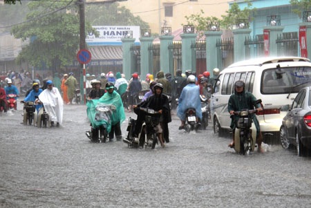 Hà Nội lập quỹ dự trữ để cứu trợ thiên tai - 1 Hà Nội lập quỹ dự trữ để cứu trợ thiên tai - 1