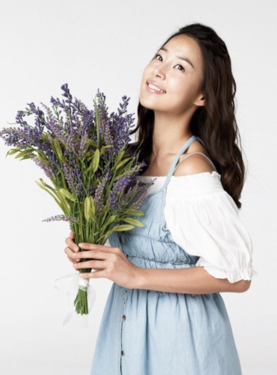 Nữ diễn viên của “Phía đông vườn địa đàng” sắp làm đám cưới - 2 Nữ diễn viên của “Phía đông vườn địa đàng” sắp làm đám cưới - 2