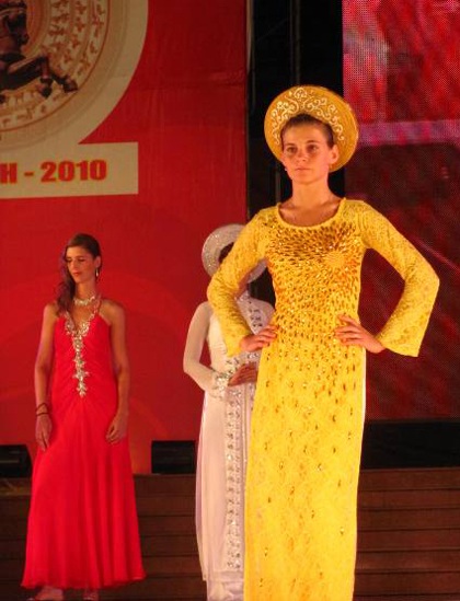 Lộ diện người đẹp võ thuật cổ truyền Việt Nam - 5 Lộ diện người đẹp võ thuật cổ truyền Việt Nam - 5