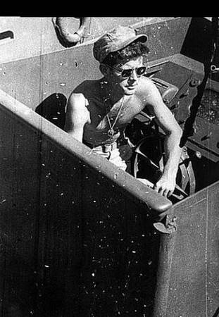 Các nhà lãnh đạo thế giới khi còn trẻ - 2