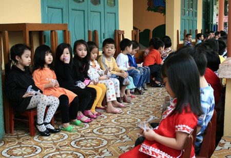 Bạc mặt vì… “heo vàng” - 1 Bạc mặt vì… “heo vàng” - 1