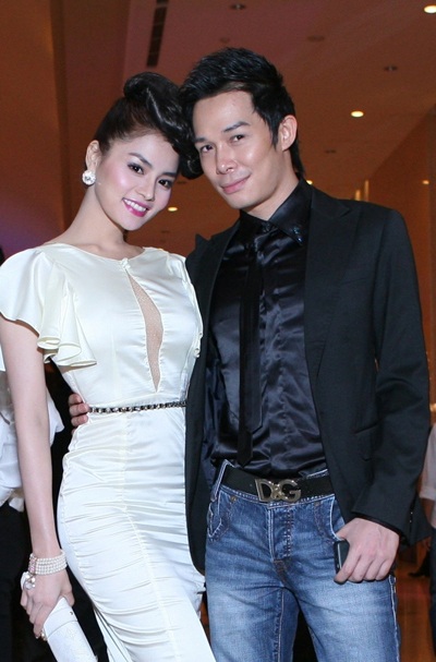 Thu Minh “khoe”… vòng một đầy đặn - 4