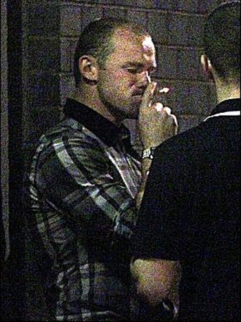 Capello tức giận vì lối ứng xử ngu ngốc của Rooney - 1 Capello tức giận vì lối ứng xử ngu ngốc của Rooney - 1