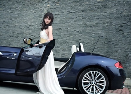 Yêu kiều thiếu nữ bên xe  - 11