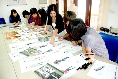 Học bổng Toàn phần của Học viện Thời trang London - 1