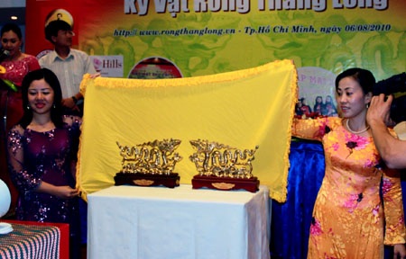 Rồng Thăng Long ra mắt tại TP Hồ Chí Minh - 1 Rồng Thăng Long ra mắt tại TP Hồ Chí Minh - 1