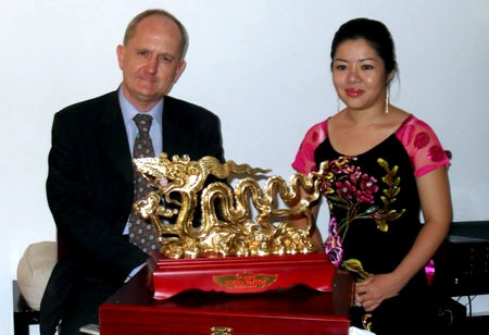 Rồng Thăng Long ra mắt tại TP Hồ Chí Minh - 2 Rồng Thăng Long ra mắt tại TP Hồ Chí Minh - 2