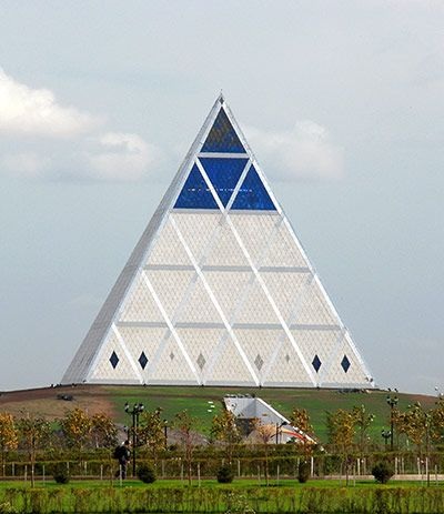 Astana - “vựa” công trình kiến trúc ấn tượng giữa thảo nguyên Trung Á - 8 Astana - “vựa” công trình kiến trúc ấn tượng giữa thảo nguyên Trung Á - 8