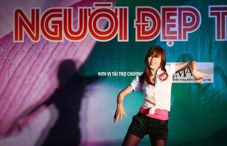 Nguyễn Phạm Bích Trâm tỏa sáng vẻ đẹp tài năng - 8