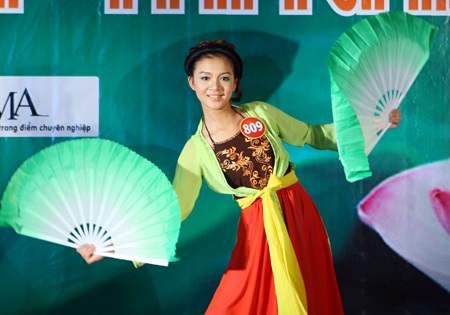 Nhan sắc tài năng và giấc mơ mồ côi - 7 Nhan sắc tài năng và giấc mơ mồ côi - 7