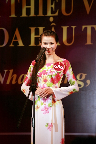Jennifer Phạm làm MC chung kết Hoa hậu thế giới người Việt - 14 Jennifer Phạm làm MC chung kết Hoa hậu thế giới người Việt - 14