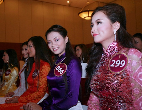 Jennifer Phạm làm MC chung kết Hoa hậu thế giới người Việt - 17 Jennifer Phạm làm MC chung kết Hoa hậu thế giới người Việt - 17