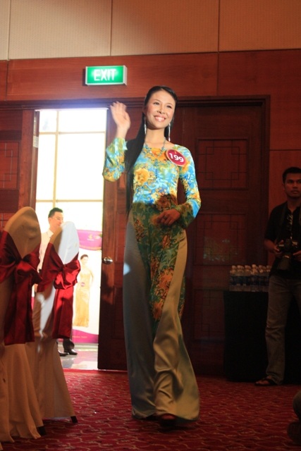 Jennifer Phạm làm MC chung kết Hoa hậu thế giới người Việt - 30 Jennifer Phạm làm MC chung kết Hoa hậu thế giới người Việt - 30