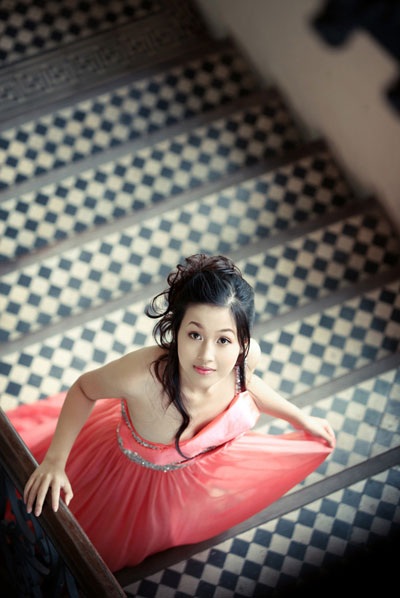 Hoa khôi 9x càng ngắm càng quyến rũ - 3 Hoa khôi 9x càng ngắm càng quyến rũ - 3