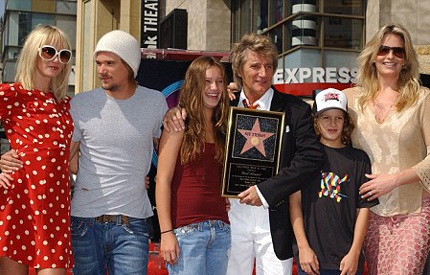 66 tuổi, Rod Stewart lại sắp làm bố - 3 66 tuổi, Rod Stewart lại sắp làm bố - 3
