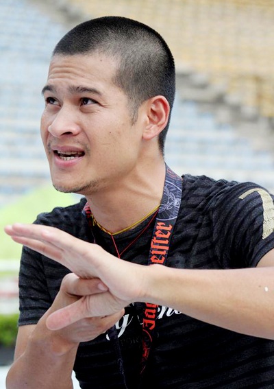 Sân khấu ngoài trời 7 tỷ "nín thở" vì lo mưa - 2