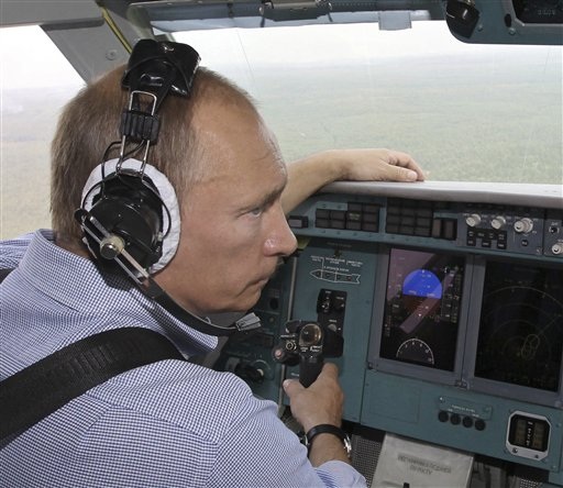 Đích thân Thủ tướng Nga Putin tham gia cứu hỏa - 1 Đích thân Thủ tướng Nga Putin tham gia cứu hỏa - 1