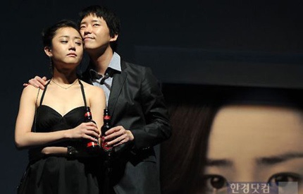 Moon Geun Young tỏa sáng trên sân khấu kịch - 12