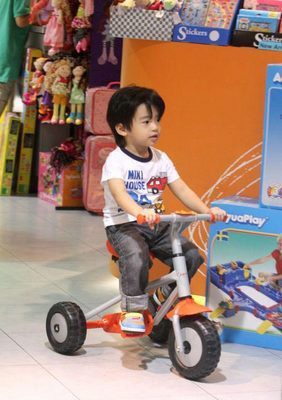 “Cậu cả” nhà Trương Bá Chi ngày một nổi tiếng  - 8