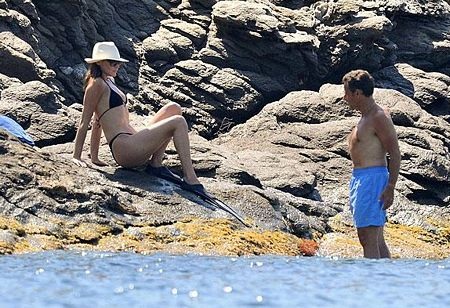 Khi các chính trị gia “xả hơi”  - 12