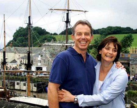 Khi các chính trị gia “xả hơi”  - 2