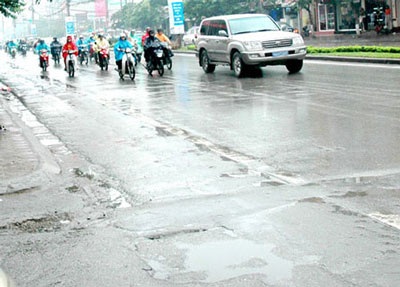 Nên ở trong nhà lúc trời đổ mưa rào - 1 Nên ở trong nhà lúc trời đổ mưa rào - 1
