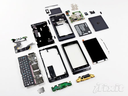 “Mổ xẻ” điện thoại Motorola Droid 2 - 25 “Mổ xẻ” điện thoại Motorola Droid 2 - 25