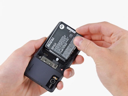 “Mổ xẻ” điện thoại Motorola Droid 2 - 5 “Mổ xẻ” điện thoại Motorola Droid 2 - 5