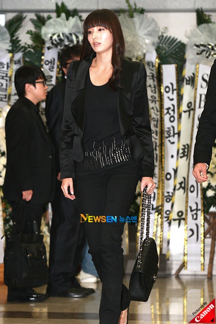 Nhiều ngôi sao tới chia buồn với gia đình Andre Kim - 6