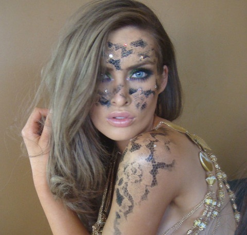 Người đẹp Hoàn vũ làm người mẫu body painting - 6 Người đẹp Hoàn vũ làm người mẫu body painting - 6