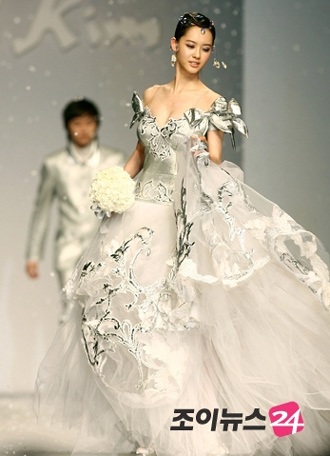 Các sao từng xuất hiện trong show diễn của Andre Kim - 37