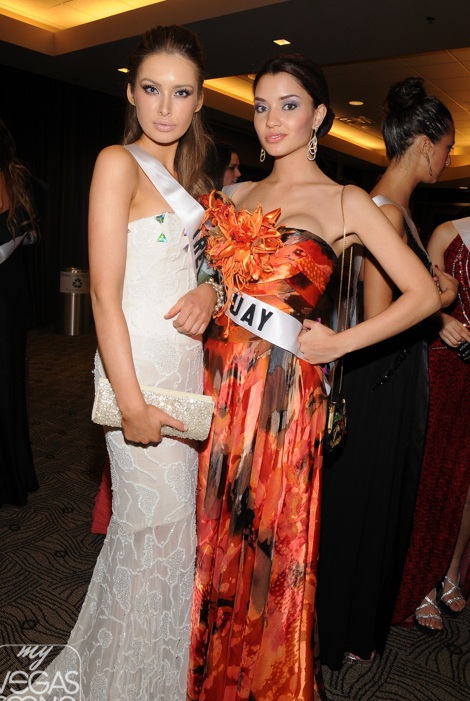 Mỹ nhân vui đùa trong tiệc tối - 28 Mỹ nhân vui đùa trong tiệc tối - 28