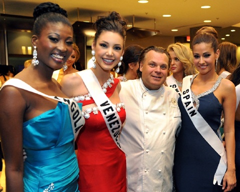 Mỹ nhân vui đùa trong tiệc tối - 33 Mỹ nhân vui đùa trong tiệc tối - 33