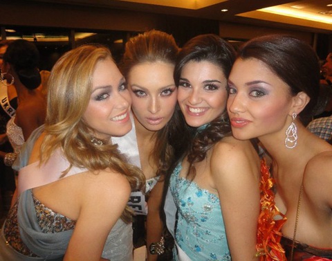 Mỹ nhân vui đùa trong tiệc tối - 6 Mỹ nhân vui đùa trong tiệc tối - 6