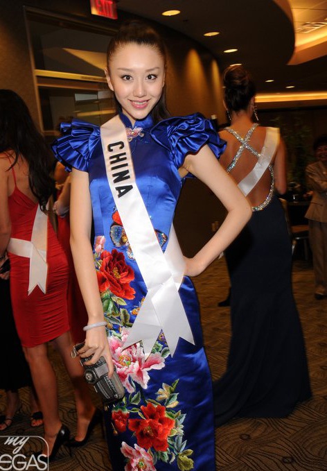 Mỹ nhân vui đùa trong tiệc tối - 21 Mỹ nhân vui đùa trong tiệc tối - 21