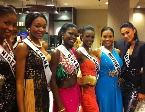 Mỹ nhân vui đùa trong tiệc tối - 18 Mỹ nhân vui đùa trong tiệc tối - 18