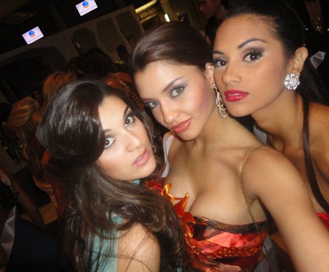 Mỹ nhân vui đùa trong tiệc tối - 19 Mỹ nhân vui đùa trong tiệc tối - 19