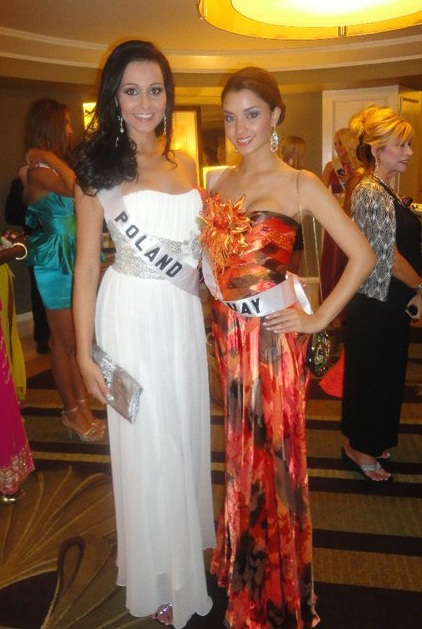 Mỹ nhân vui đùa trong tiệc tối - 20 Mỹ nhân vui đùa trong tiệc tối - 20