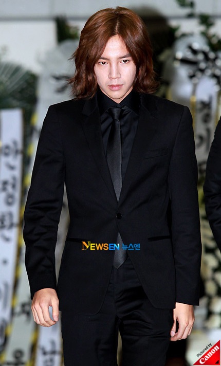 Nhiều ngôi sao tới chia buồn với gia đình Andre Kim - 21